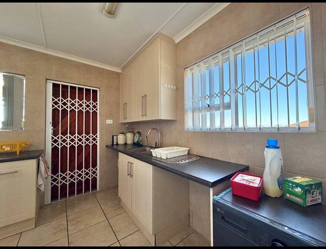 3 BEDROOM HOUSE FOR SALE IN WAVECREST